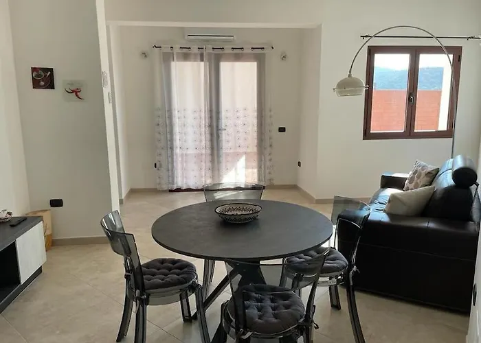 La Maison Apache Cod Iun: R8196 贡内萨